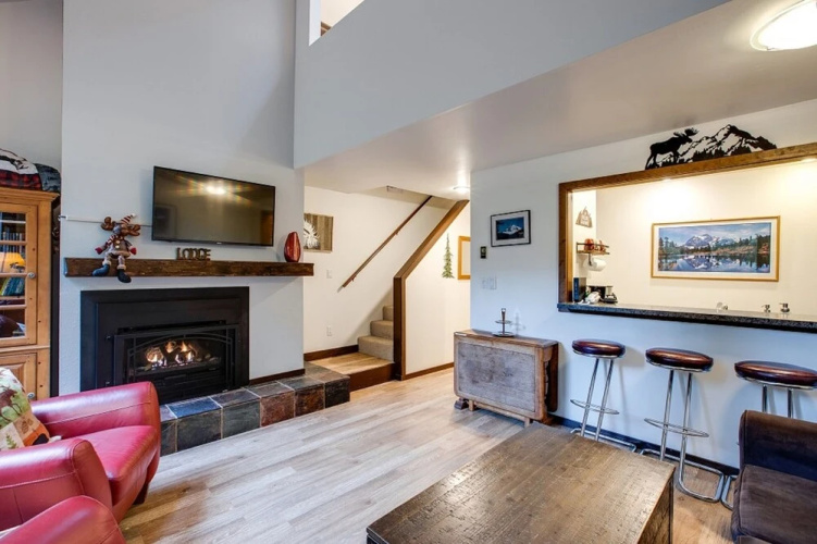 06SW - Fireplace - W/D - Kitchen - Sleeps 5