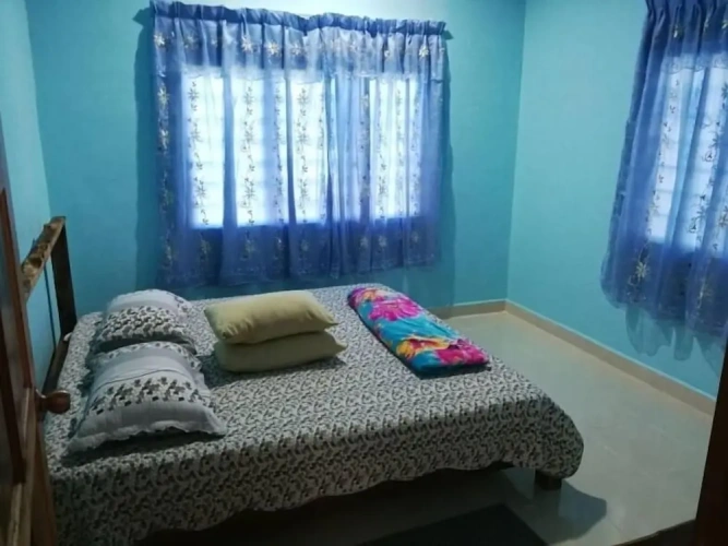 4 Bedrooms Cottage