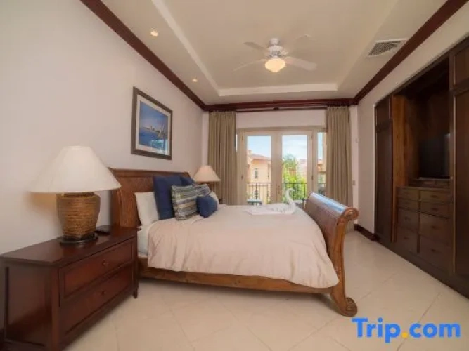 3 Bedrooms Apartment