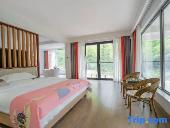 Luxury Family Suite with balcony