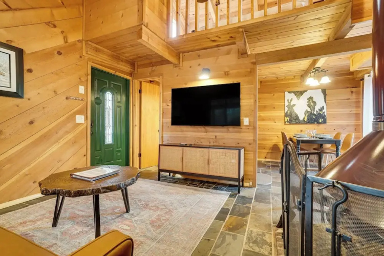 Sautee Nacoochee Mtn Paradise w/ Spacious Deck!