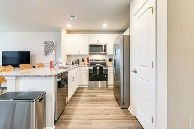 2 Mi to Shore: Newly Built Surfside Beach Gem