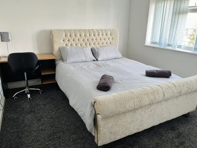 Impeccable 3-bed House in Rotherham
