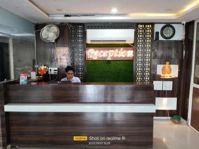 Green Leaf Hotel