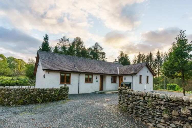 3 Bedrooms Cottage