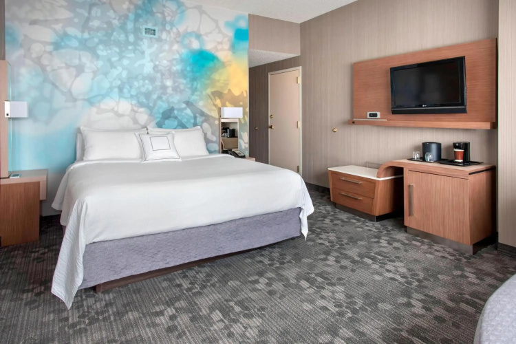 Courtyard by Marriott Newark Elizabeth