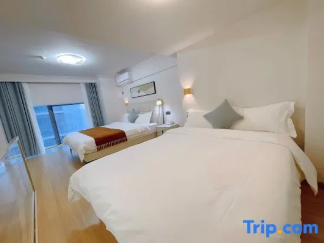 Business Quadruple Suite
