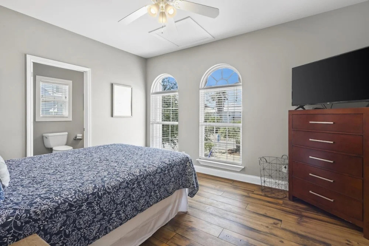 214 Shoreland