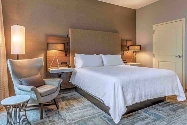 1 Bedroom Deluxe With sofa bed Double Suite