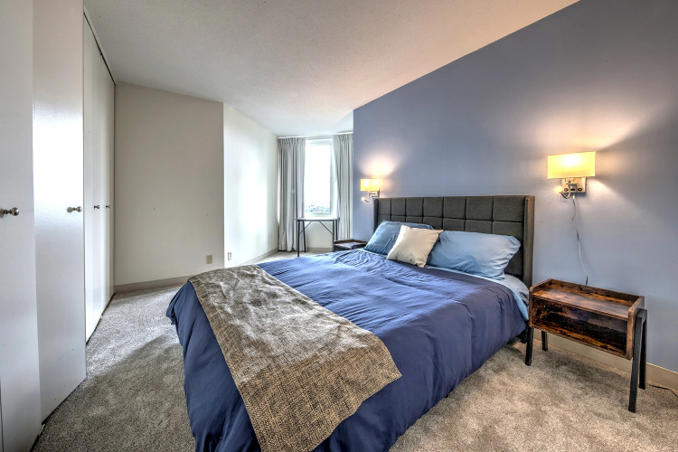 Upscale Apt with everything you need!