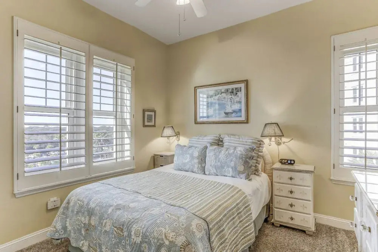 Oceanfront 5th-floor Condo With Balcony, Gorgeous Views & Pool Access