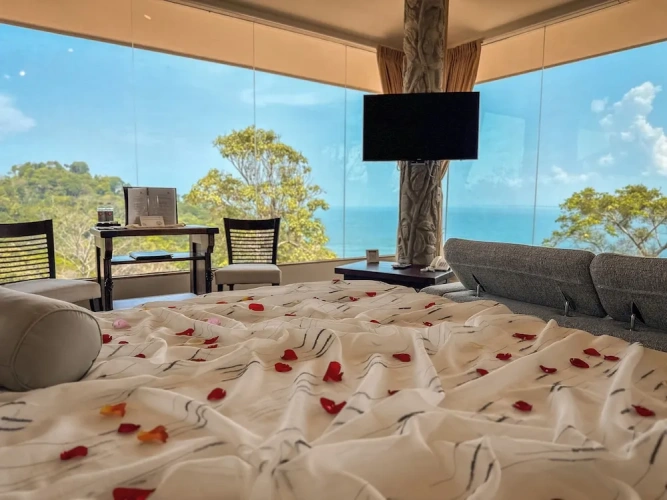 Suite with balcony and with ocean view