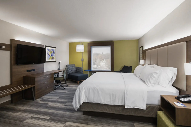Holiday Inn Express & Suites Saskatoon by IHG