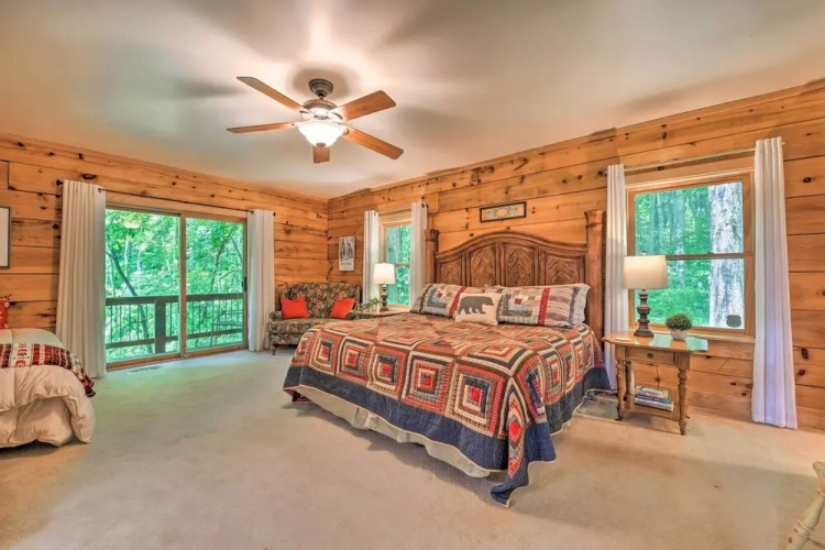 Panoramic Mtn Views: Luxe Cataloochee Cabin!