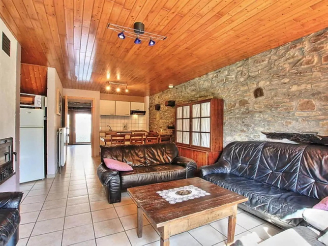 Rustic Holiday Home in Sainte-ode With Garden