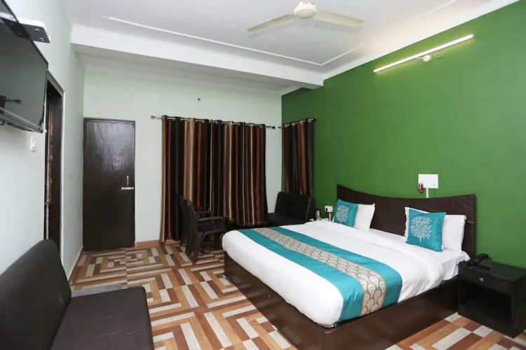 Goroomgo Sweet Sunset Resort Nainital