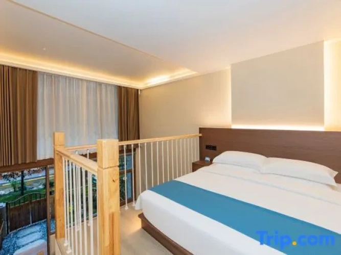 Standard Duplex room with courtyard view