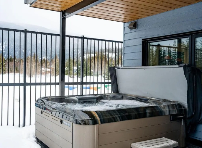 3 Bedrooms Apartment