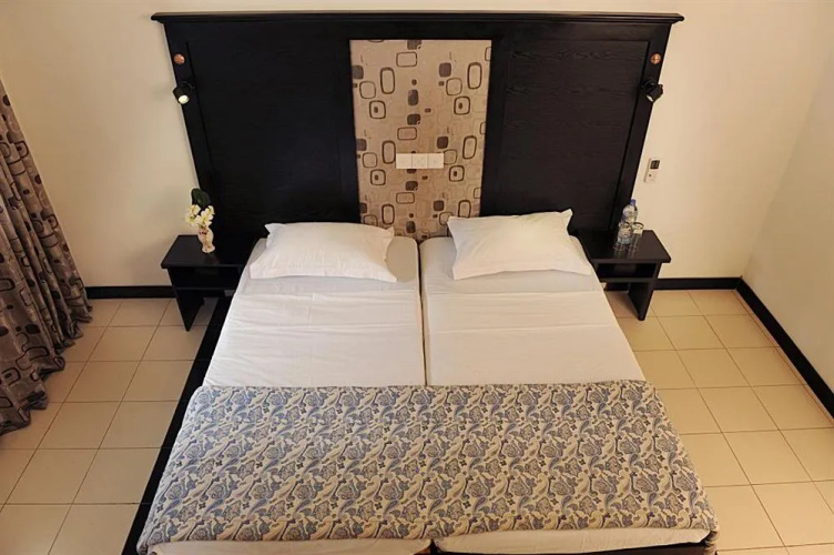 Dons Beach Hotel