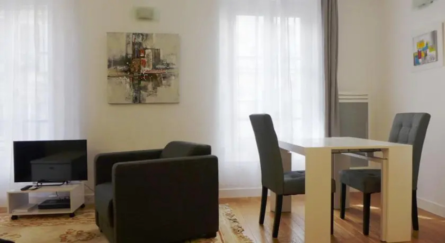 Apartment Poncelet