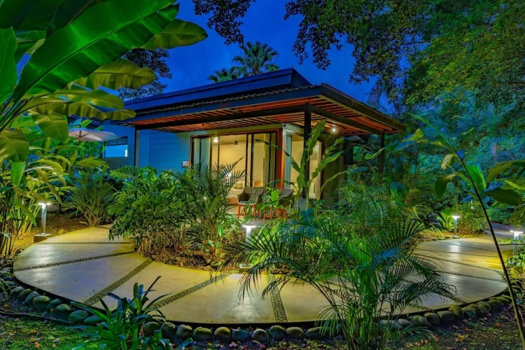 Deluxe Quadruple Bungalow with balcony
