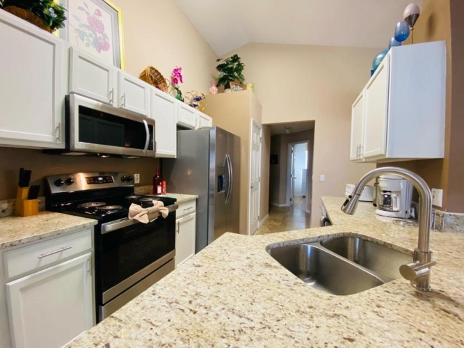 4 Bedrooms Cottage
