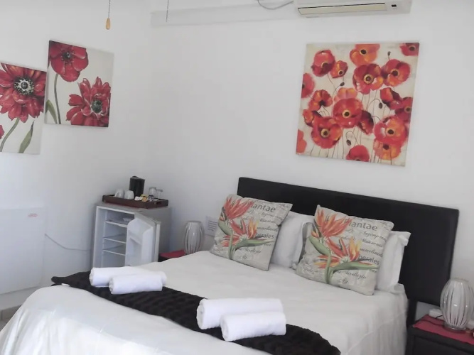 CasaKaya Bed & Breakfast