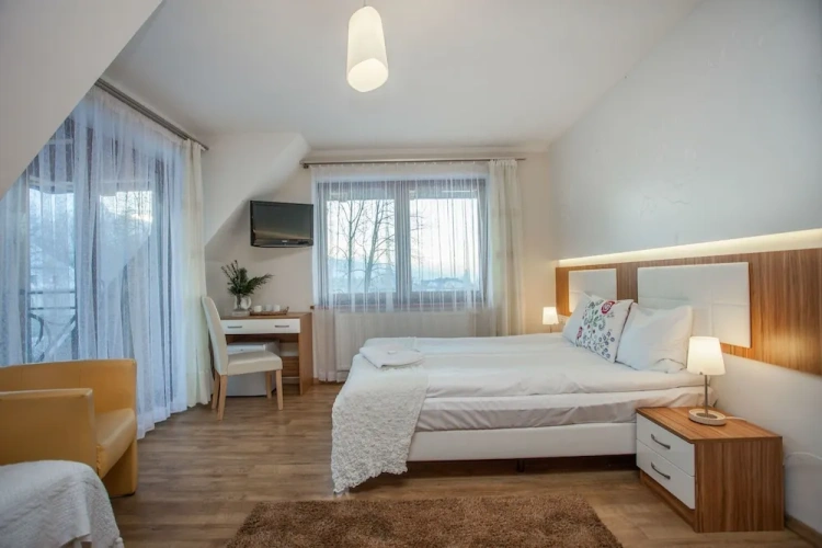 Standard Triple room with balcony
