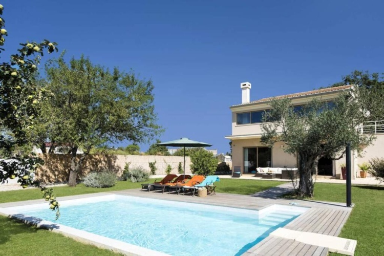 3 Bedrooms Villa