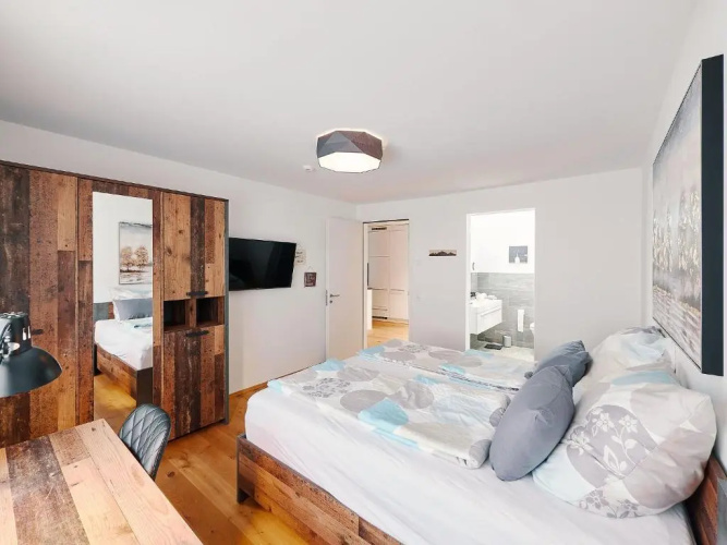 Luxus Neubau 5 min zu Talstation & Caumasee