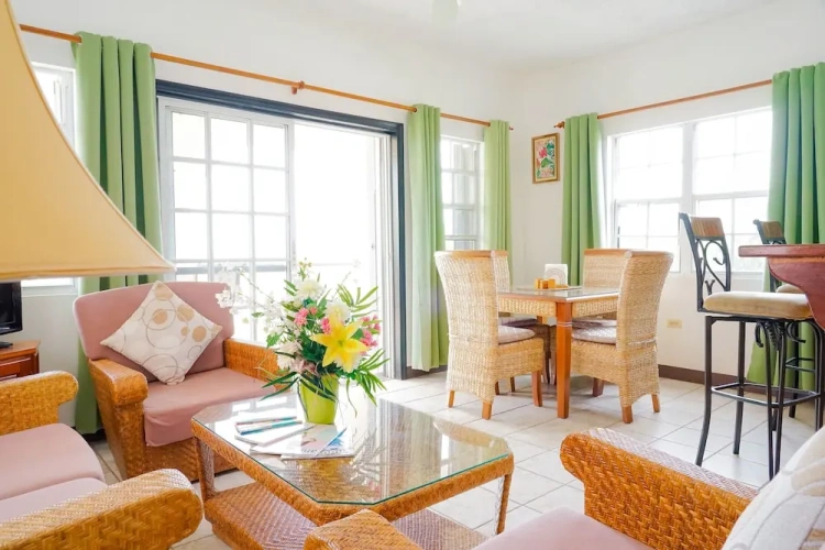 2 Bedrooms Apartment with balcony and with ocean view
