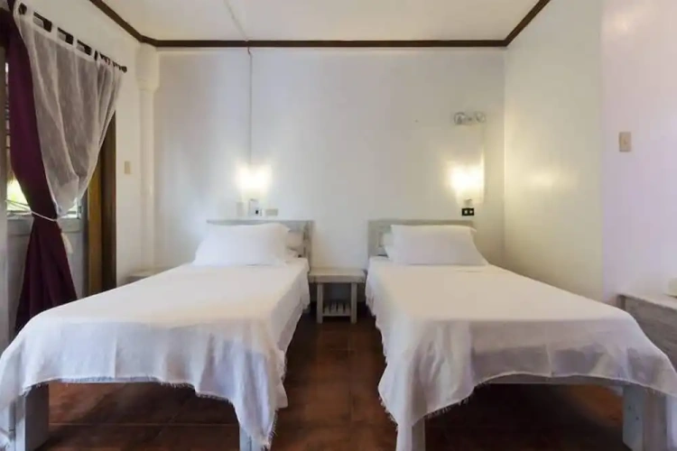 Standard Twin room with balcony