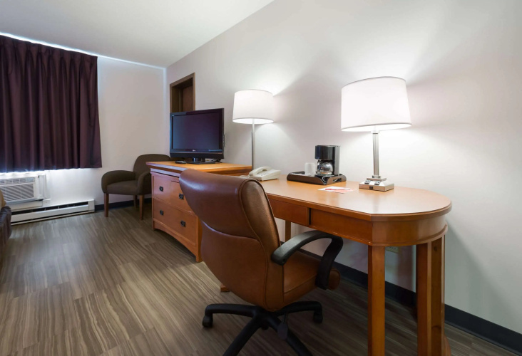 Econo Lodge Inn & Suites Escanaba North