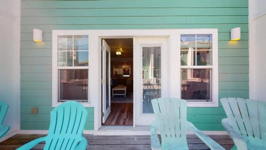 MC18 Upscale Condo, Shared Pool, Close to Beach