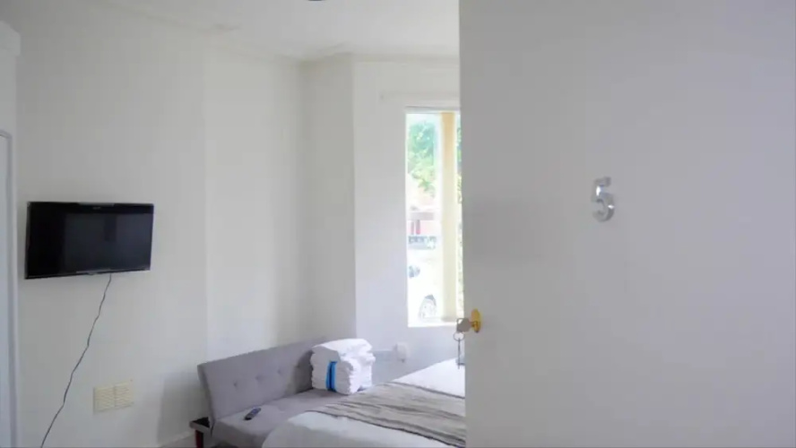 Cosy & Modern 1 Bed Studio