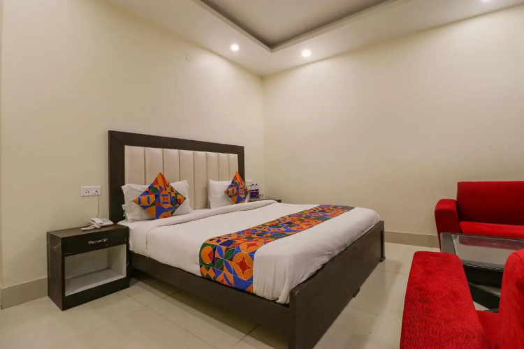 FabHotel AGK