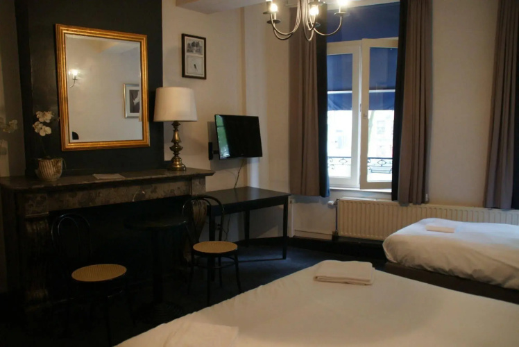 Hotel1875
