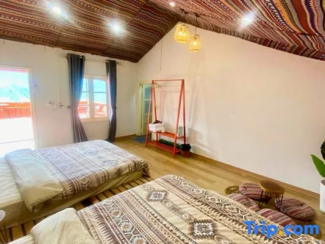 Standard Quadruple room with mountain view