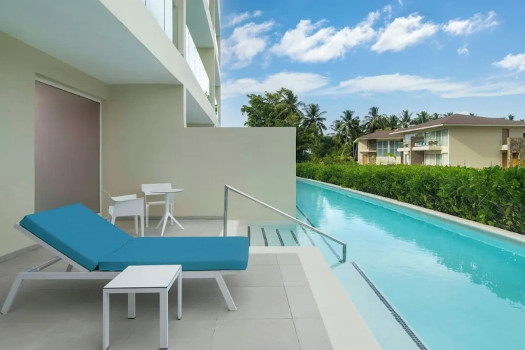 Deluxe Swim Up Double room