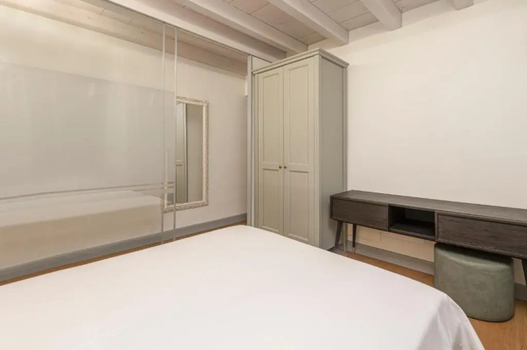 Verona Cathedral Apartments