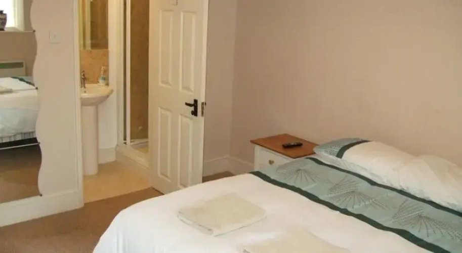 Faulkland Inn