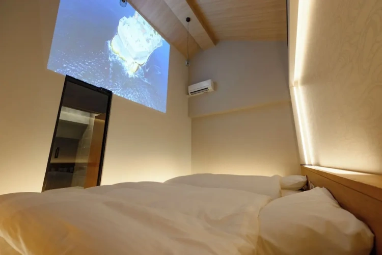Standard Twin room with balcony