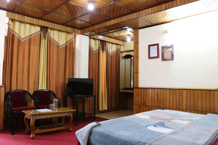 Hotel New Adarsh