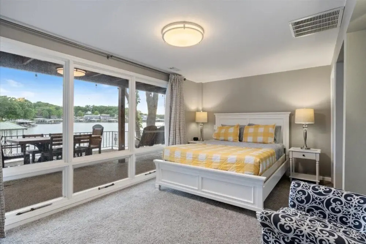 Game Room, Dock Life, Fire Pit & Hot Tub!