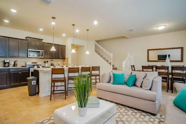 4606 TD - 5BR Townhome Marvel: Private Pool