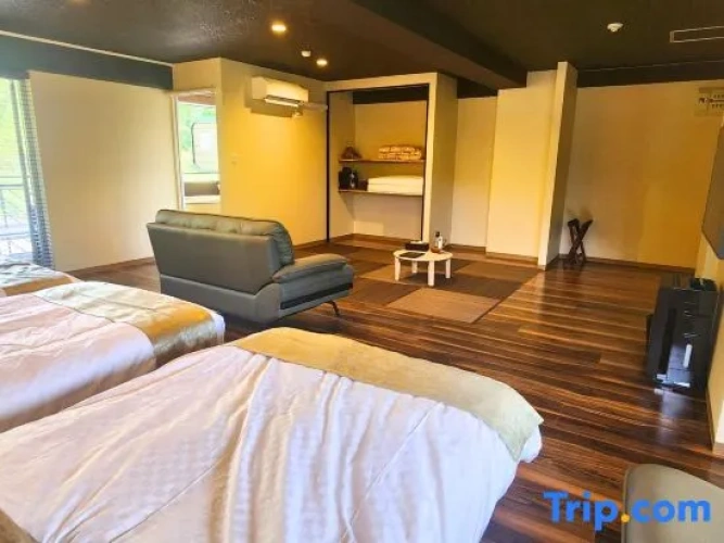 Classic Triple Suite