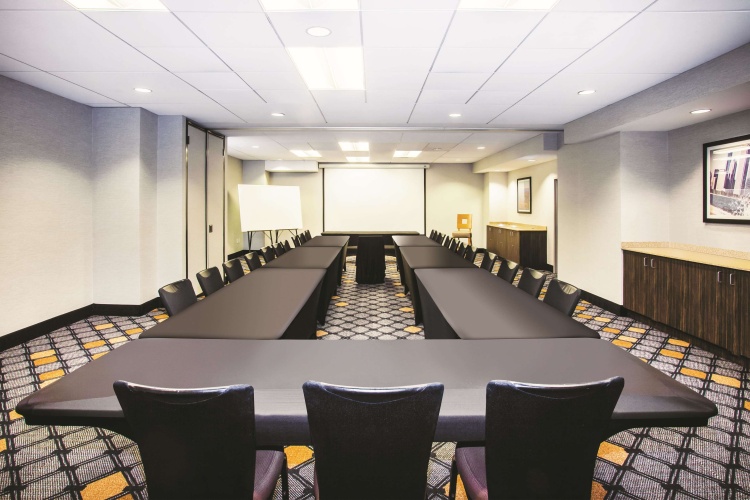 La Quinta Inn & Suites by Wyndham Chicago Downtown photo 17