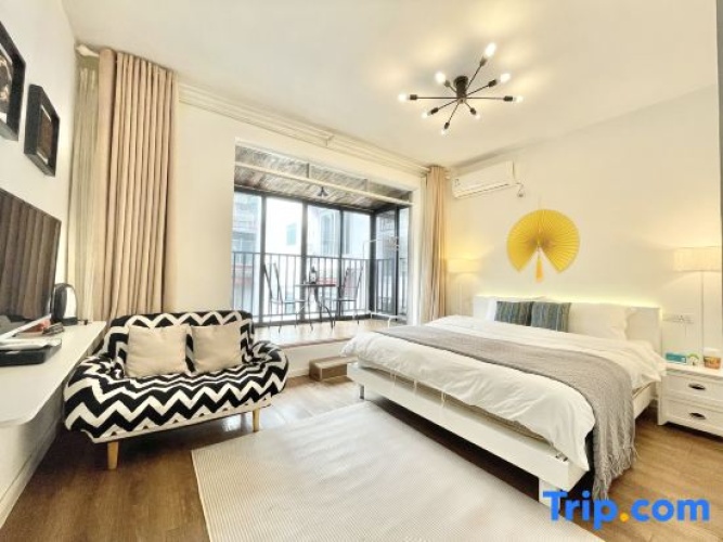 Standard Twin room with balcony