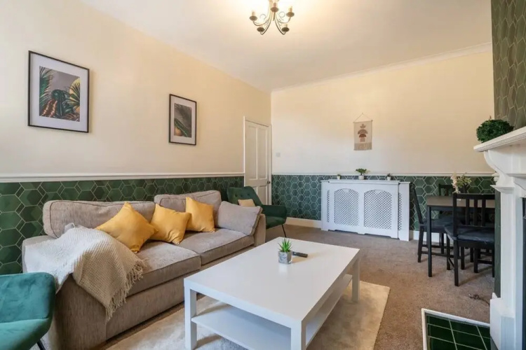 Gateshead-sleeps 6-free Parking