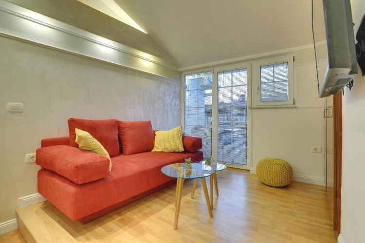 Apartment with balcony
